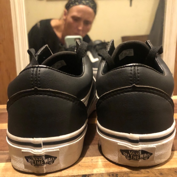 Vans - Picture 3 of 4